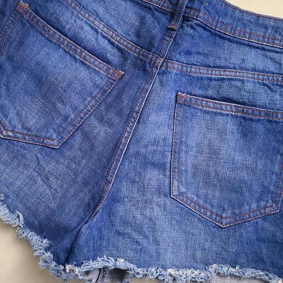 NWOT Forever 21 High Waisted Jean Shorts, Size 28 - Picture 3 of 7